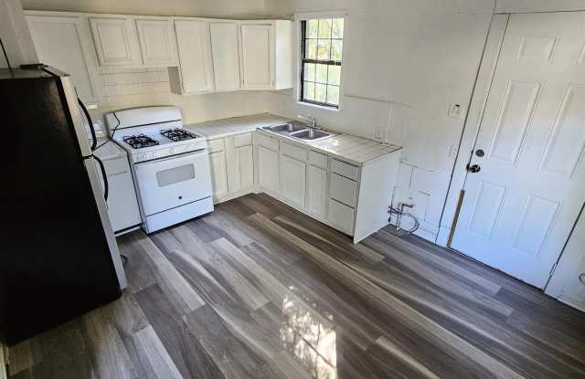 2804 Lincoln Avenue Gallery 4