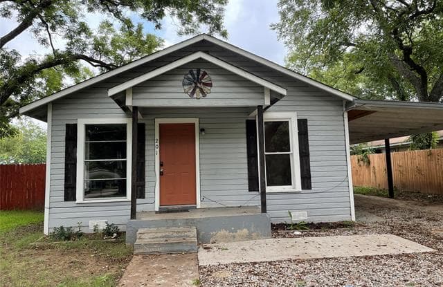 201 S Washington St - 201 South Washington Street, Cleburne, TX 76031