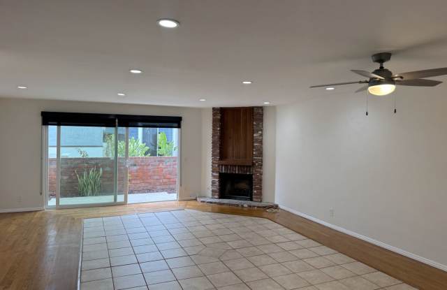 2 + 2.5 Santa Monica Condo townhouse photos photos