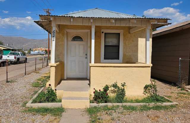 2 Bedroom/2 Bath Home with Refrigerated Air and Sits on a Corner Lot photos photos