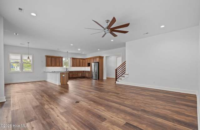 316 E Rolling Meadows Road Gallery 3
