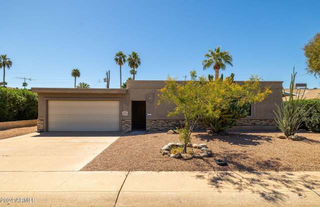 8643 E Sandalwood Drive - 8643 East Sandalwood Drive, Scottsdale, AZ 85250