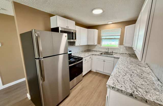 Completely remodeled 2 bedroom in north Loveland! photos photos