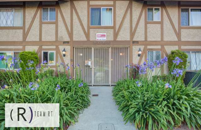 Gated Community and Lovely Condominum in Almansor Park Estates photos photos