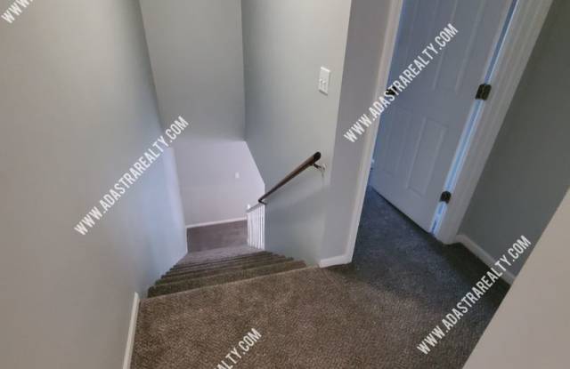 Beautiful and Spacious Louisburg Townhome-Available NOW!! - 304 North 9th Street, Louisburg, KS 66053