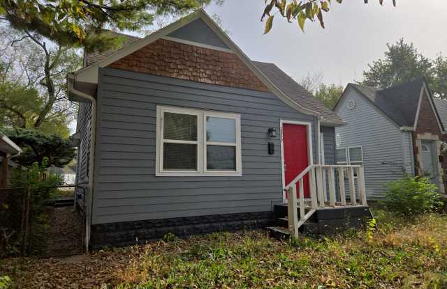 2849 East Brookside Avenue Gallery 1