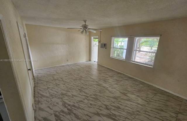 1217 NE 6th St photos photos