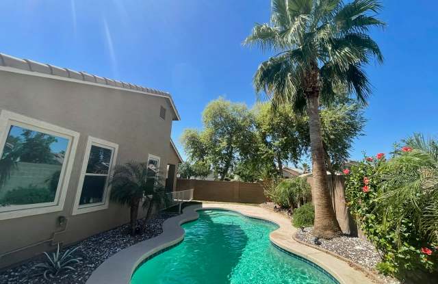 16556 W Desert Ln photos photos