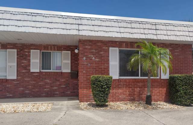 1 bedroom, 1 bathroom end unit condo beachside photos photos