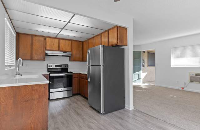 1 MONTH FREE!!! 2 Bedroom w/ Parking and A/C Chula Vista - 161 5th Avenue, Chula Vista, CA 91910