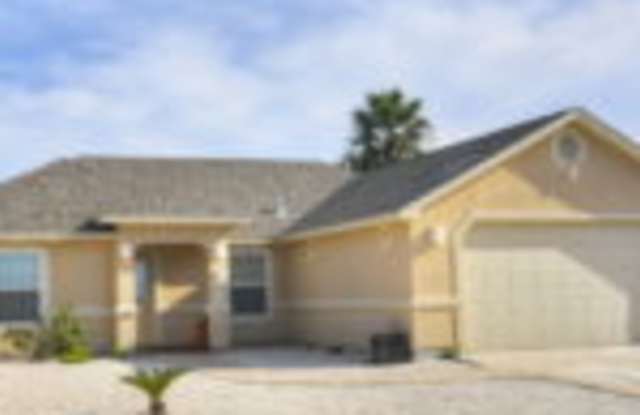 16138 Coralvine St Gallery 1