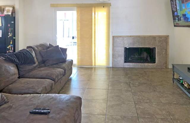 533 W PERALTA Avenue Gallery 4