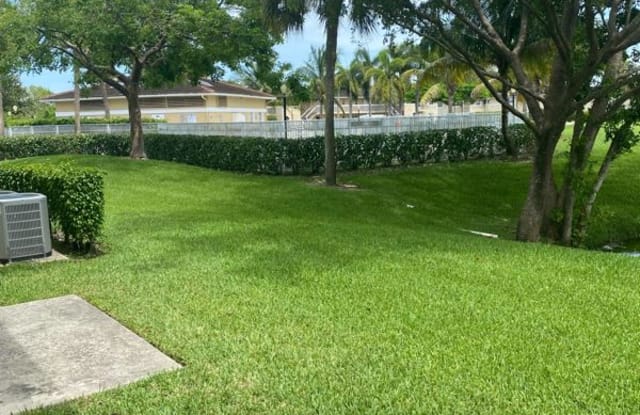 10090 Twin Lakes Dr - 10090 Twin Lakes Dr, Coral Springs, FL 33071