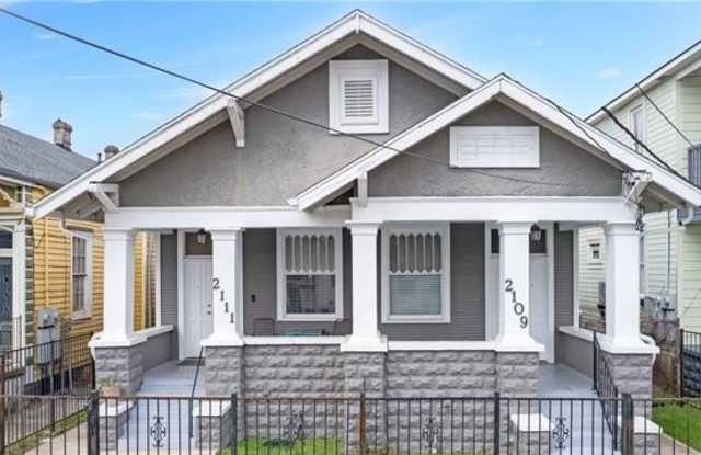 2111 COLUMBUS Street photos photos