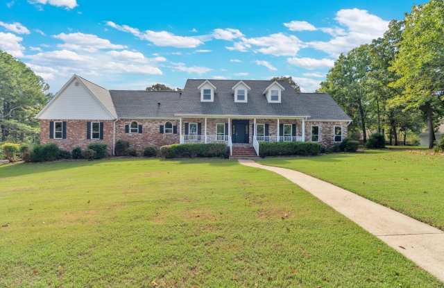 Beautiful 5 Bedroom home with lots of upgrades Gallery 4
