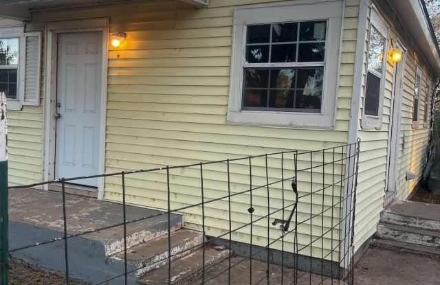 2710 E 3rd Street photos photos