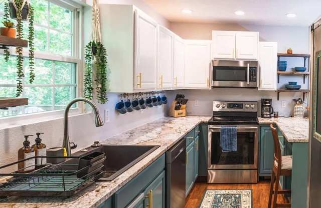 Adorable home available for rent 9/29/2025! photos photos