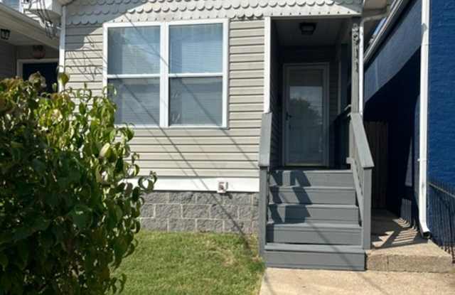Updated 3 BR, 2 BA home with 1 Car Detached Garage, 911 E Madison St, Louisville, KY 40204 Gallery 3