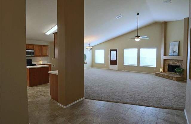 2724 Winterberry Lane Gallery 3