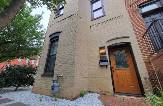 255 10Tth ST NE photos photos