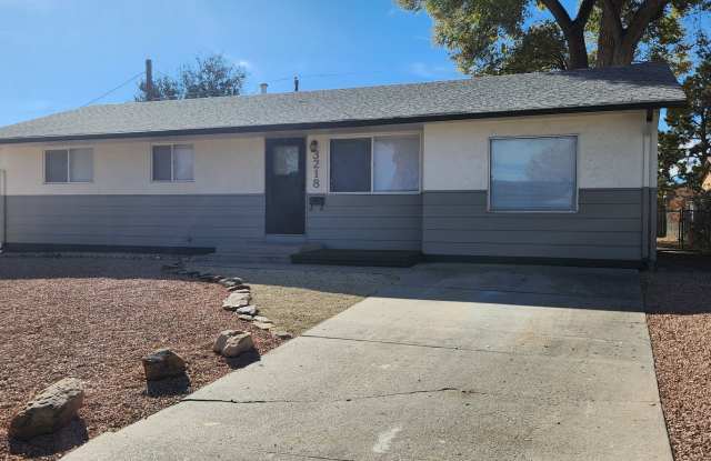 ALL PROSPECTIVE TENANTS MUST SUBMIT A $58 NON-REFUNDABLE APPLICATION FEE PER APPLICANT ONLINE AND BE PRE-QUALIFIED PRIOR TO ANY SHOWINGS photos photos