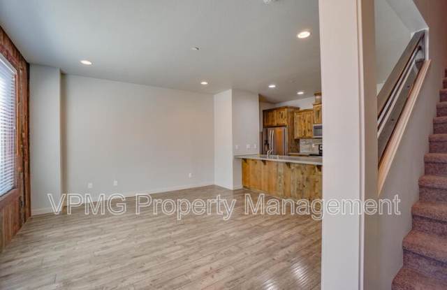 187 North 44th Place Gallery 4