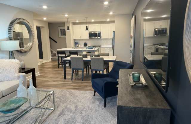 Immaculate 3BD/ 2BA Townhome in Rosemount Available! photos photos