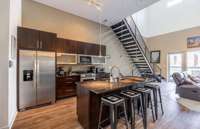 1002 W Lake St photos photos