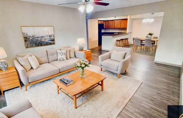 1040 University Dr - 1040 University Drive, Edwardsville, IL 62025
