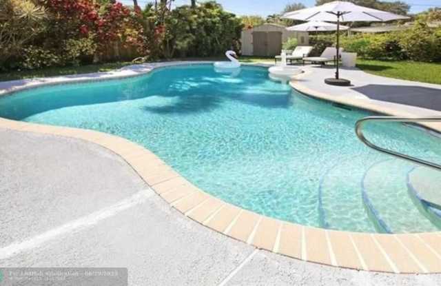 3030 SW 22nd St photos photos