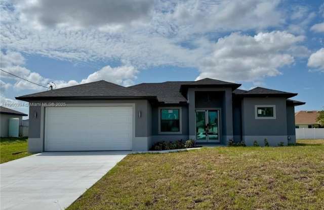 2012 NW 16TH TER - 2012 Northwest 16th Terrace, Cape Coral, FL 33993