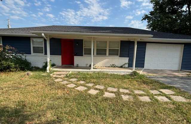 Peaceful Country Living with Modern Comforts! Gallery 1