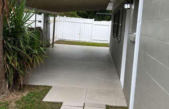 Coming Soon – Move-In Ready 2BR/1BA Duplex with Modern Updates in Prime Zephyrhills Location! Gallery 4
