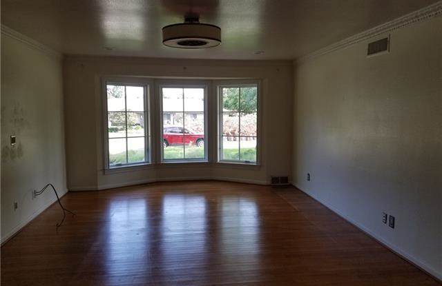 6955 Lavendale Avenue Gallery 3