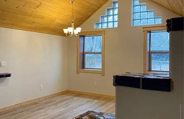 Beautifully Remodeled Downtown Flagstaff Home — Location, Comfort & Style Gallery 4