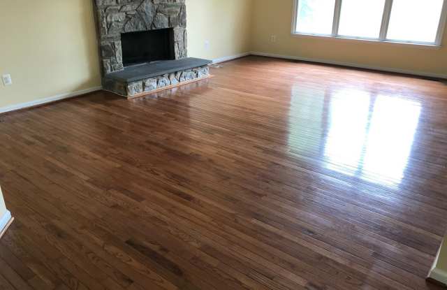 22008 IVY LEAF Drive Gallery 3