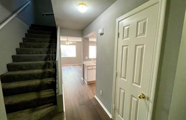 Nice 3 bedroom, 2.5 bathroom home in quiet neighborhood Gallery 3