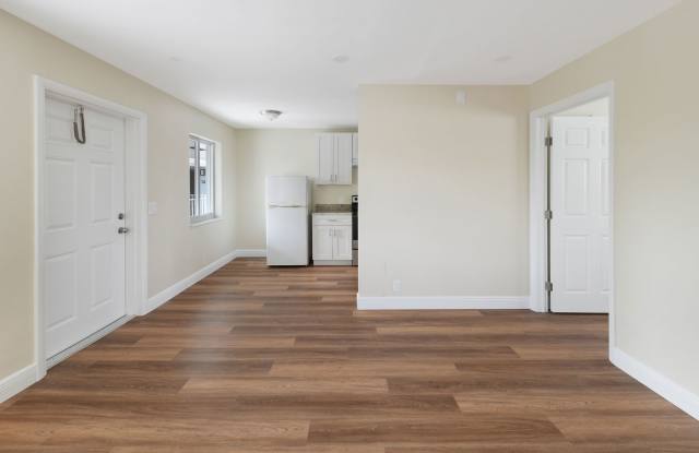 Newly Renovated spacious one bedroom one bathroom Gallery 3