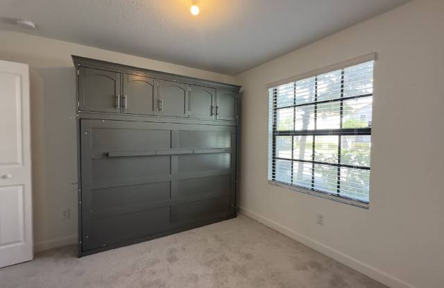 Stylish 3-Bed, 3-Bath Townhouse Oasis in Riviera Beach Gallery 4
