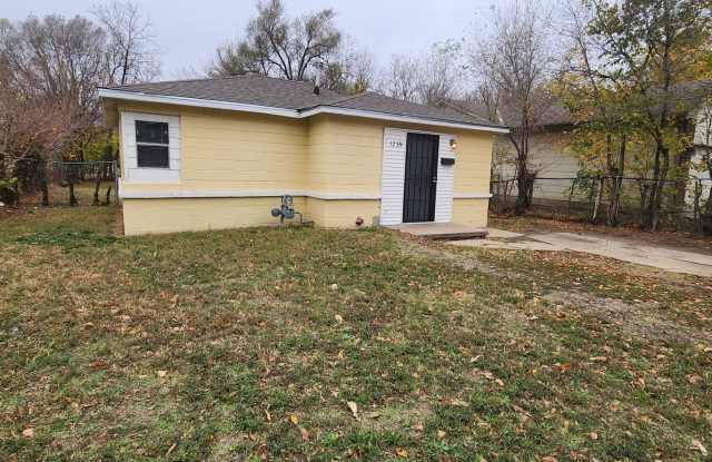 2 Bedroom / 1 Bath House - 1239 North Piatt Street, Wichita, KS 67214 2 Bedroom / 1 Bath House - 1239 North Piatt Street, Wichita, KS 67214