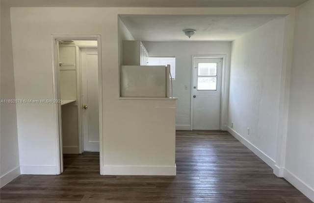 6150 Cleveland St photos photos