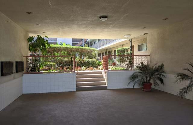 Beverly Wilcox Apartments Gallery 1