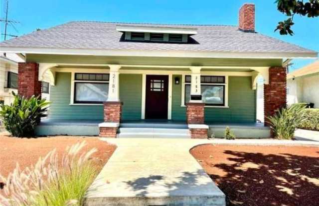Charming 3BR Duplex in Los Angeles - 2181 West 29th Street, Los Angeles, CA 90018