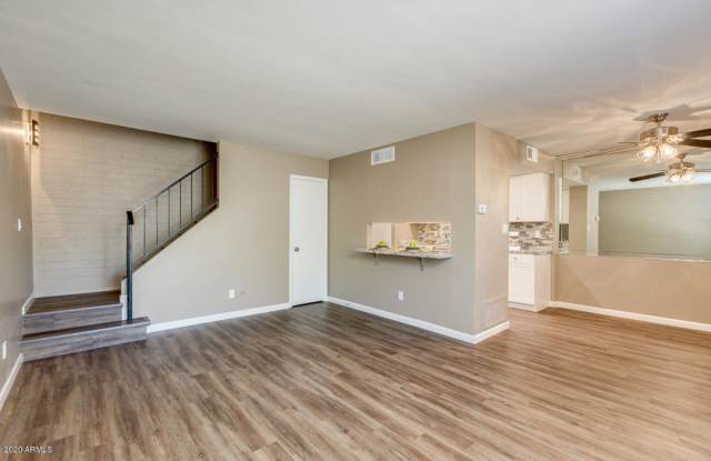 7840 E ROVEY Avenue Gallery 4