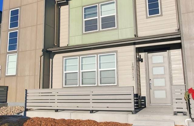 Newer Townhouse in Ideal North Gate Location! photos photos