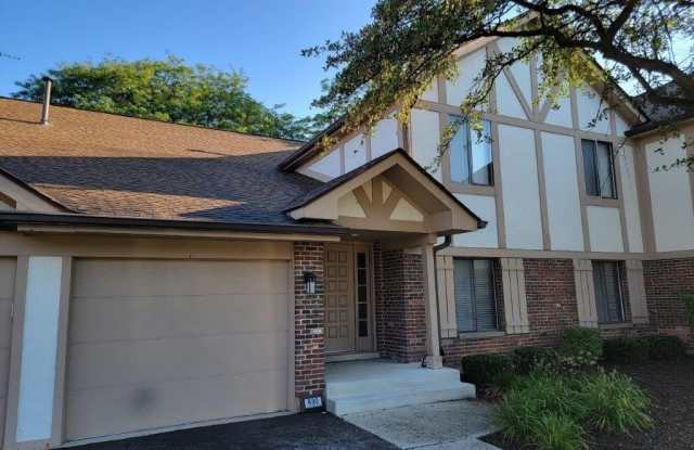 830 KNOTTINGHAM Drive - 830 Knottingham Drive, Schaumburg, IL 60007