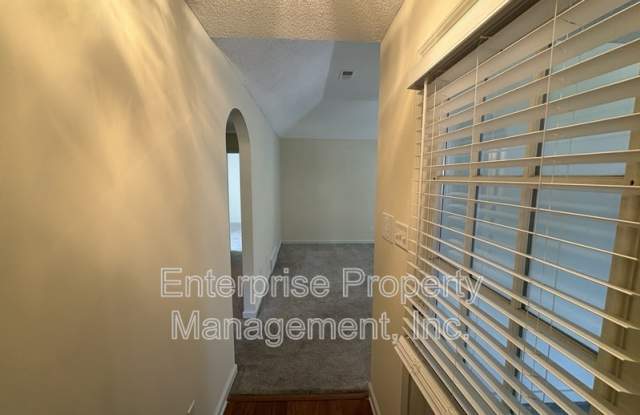 10127 Cross Valley Drive Gallery 4