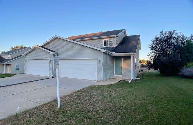 1611 West Geneva Road - 1611 West Geneva Road, Peoria, IL 61615