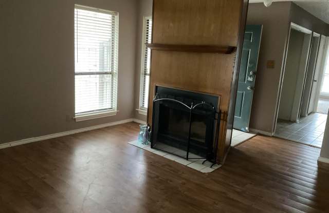 8307 Garrett Gallery 3