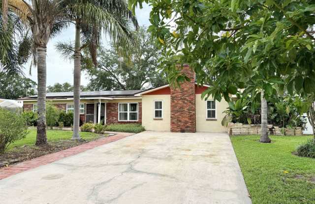 2523 Krueger Lane, Tampa, FL 33618 photos photos